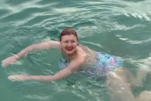&lt;p&gt;Novosađanka na kupanju u Neumu&lt;/p&gt;
