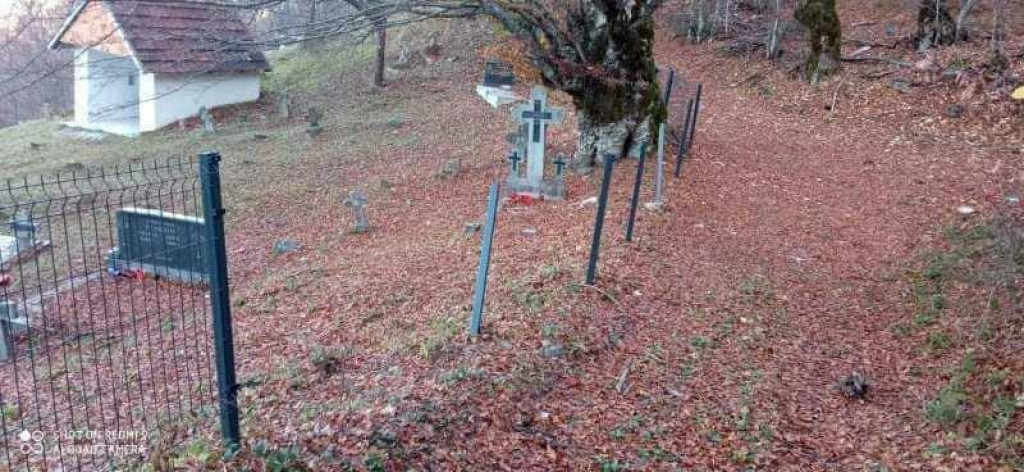 &lt;p&gt;Nepoznati počinitelji su ukrali dio ograde katoličkog groblja u naselju Ivanci&lt;/p&gt;
