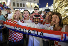 &lt;p&gt;Hrvatski navijači pjesmom su zapalili staru tržnicu Souq Waqif u Dohi, dan prije utakmice 2. kola skupine F između Hrvatske i Kanade.&lt;/p&gt;
