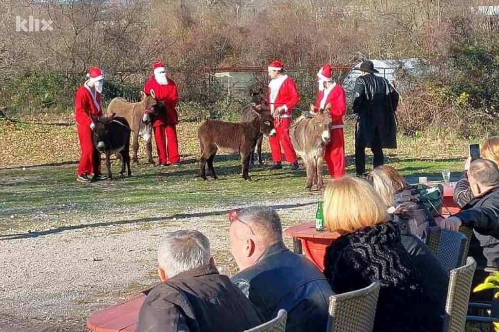 &lt;p&gt;Čapljinci organiziraju utrke Djeda Mrazova na magarcima iz cijele BiH&lt;/p&gt;
