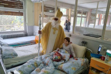 &lt;p&gt;Sveti Nikola posjetio djecu na Klinici za dječje bolesti SKB-a Mostar&lt;/p&gt;
