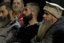&lt;p&gt;Više stotina ljudi na tribini u Sarajevu kontroverznog naziva ”Zločin ateizma”&lt;/p&gt;
