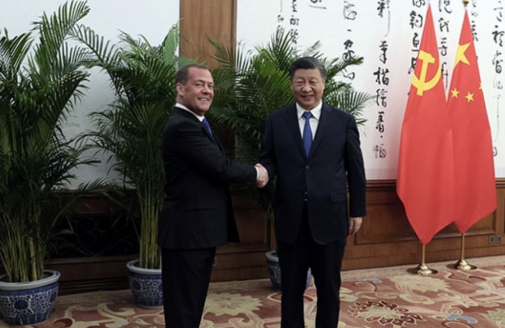 &lt;p&gt;Medvedev i Xi Jinping&lt;/p&gt;
