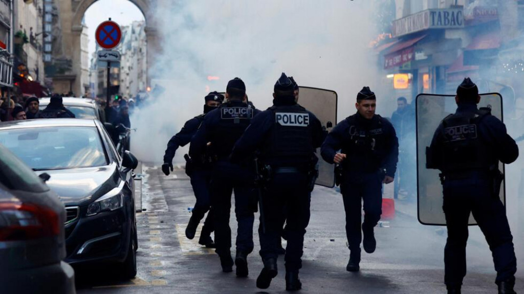 &lt;p&gt;Nakon krvavog napada, sukob Kurda i policije na ulicama Pariza&lt;/p&gt;
