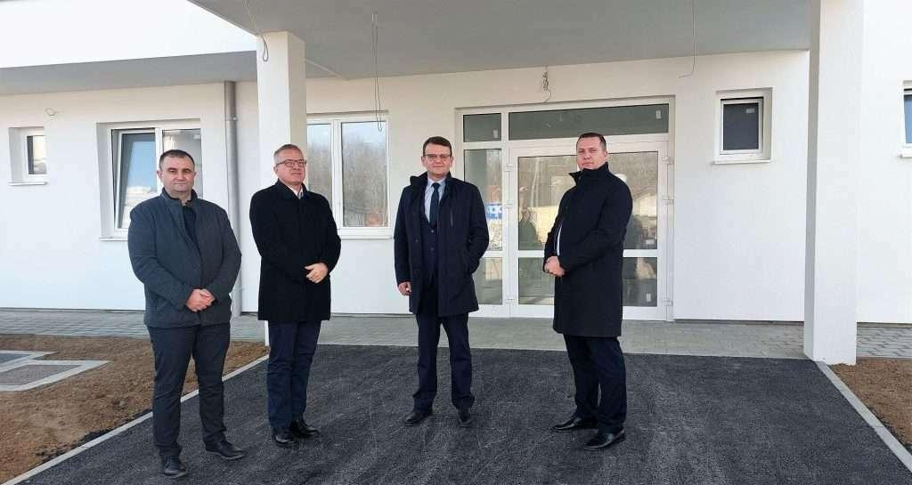 &lt;p&gt;Zvonko Milas s predsjednikom Vlade Županije Posavske obišao novi Dom zdravlja u Orašju&lt;/p&gt;
