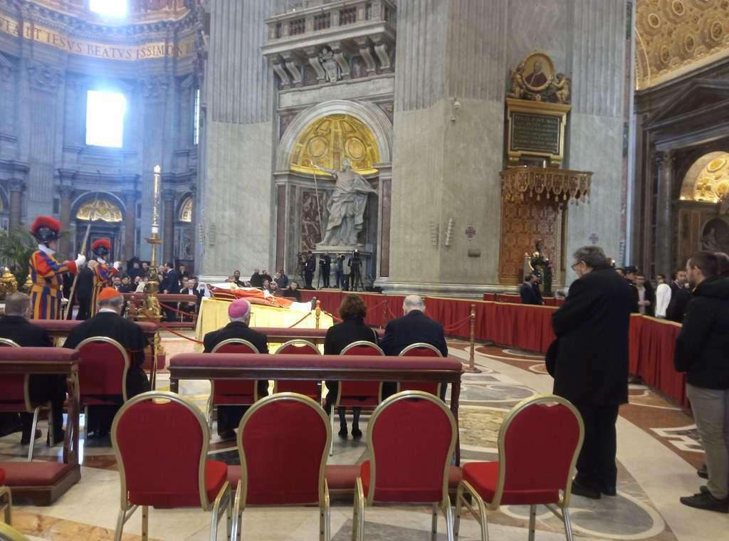&lt;p&gt;Kardinal Puljić se u Vatikanu pomolio za Benedikta XVI.&lt;/p&gt;
