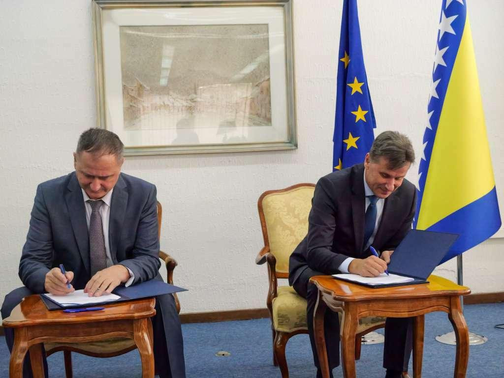 &lt;p&gt;Novalić i Lagumdžija potpisali Memorandum o suradnji Vlade FBiH i VSTVBiH&lt;/p&gt;
