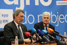 &lt;p&gt;Ministar znanosti i obrazovanja u Vladi Republike Hrvatske Radovan Fuchs sastao se u Mostaru s predsjednikom HDZ-a BiH Draganom Čovićem.&lt;/p&gt;
