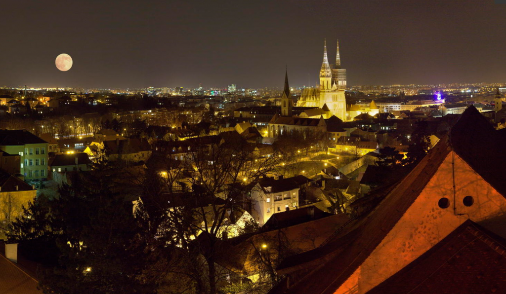 &lt;p&gt;Zagreb, panorama noću&lt;/p&gt;
