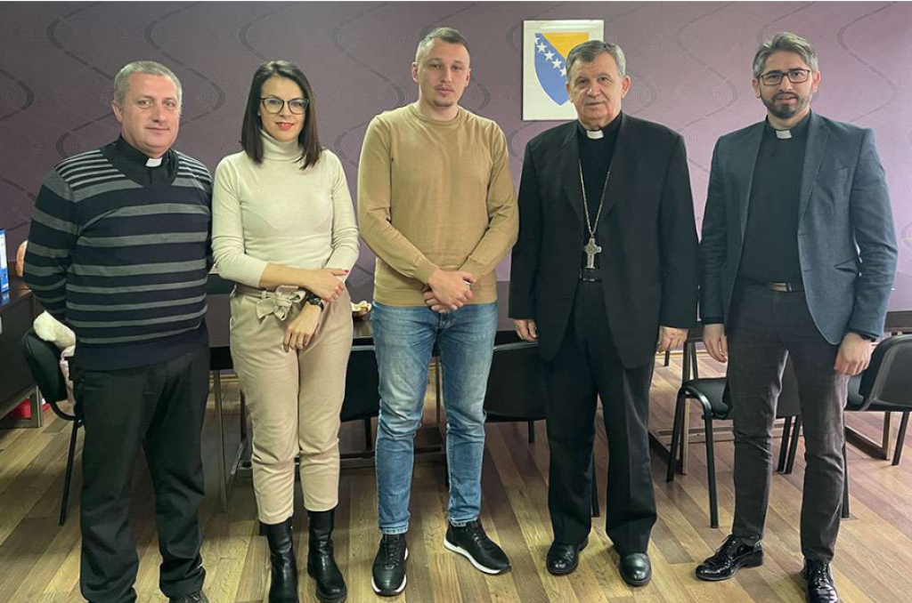 &lt;p&gt;Nadbiskup Vukšić darovao 500 obroka Gradskoj narodnoj kuhinji u Zenici&lt;/p&gt;
