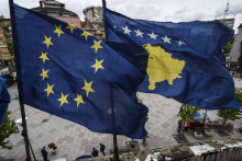 &lt;p&gt;Zastave EU i Kosova&lt;/p&gt;
