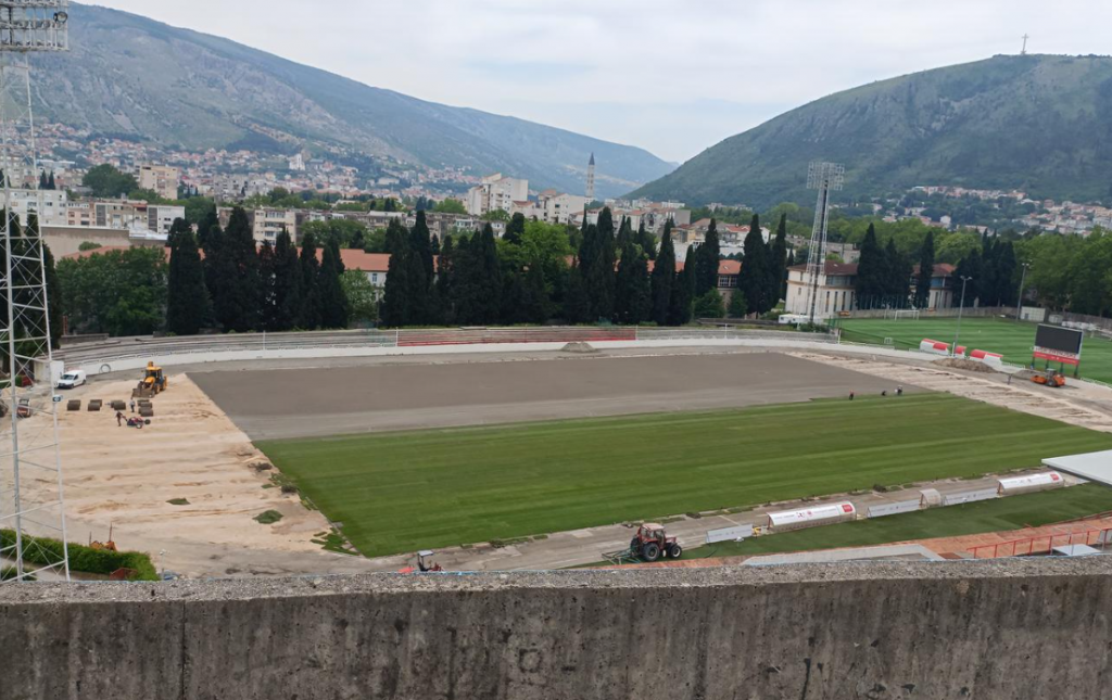 &lt;p&gt;Postavljanje hibridne trave na stadionu Zrinjskog&lt;/p&gt;
