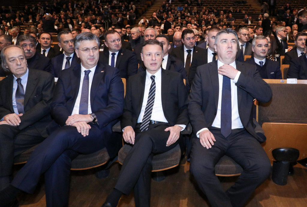 &lt;p&gt;Na slici predsjednik Republike Hrvatske Zoran Milanović, predsjednik Hrvatskog sabora Gordan Jandroković, predsjednik Vlade Andrej Plenković&lt;/p&gt;
