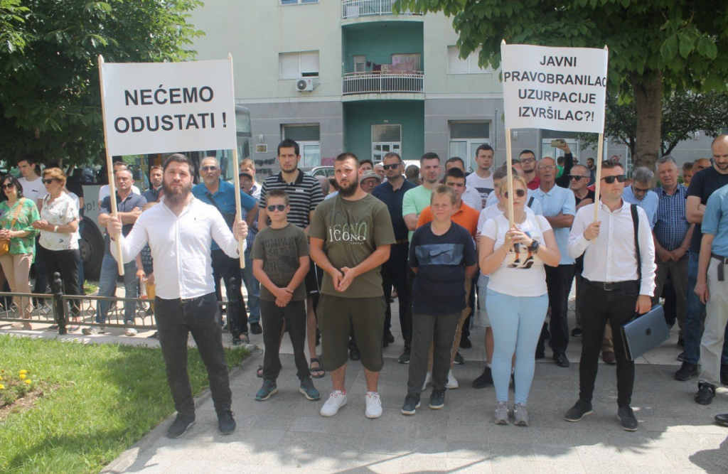 &lt;p&gt;Prosvjednici koji se protive izgradnji HNK Mostar&lt;/p&gt;
