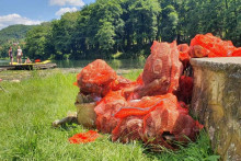 &lt;p&gt;Volonteri s dna i obala Malog Plivskog jezera počistili 220 kg plastike, metala i papirne ambalaže&lt;/p&gt;