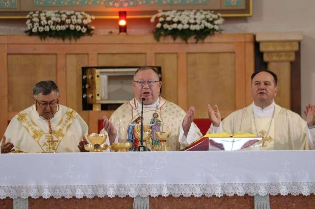 Biskup Semren u Kupresu: Obitelj je najvažnija ljudska zajednica na zemlji