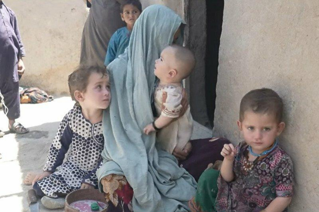 &lt;p&gt;Afganistanska obitelj zbog gladi prisiljena prodati trogodišnju kćer&lt;/p&gt;