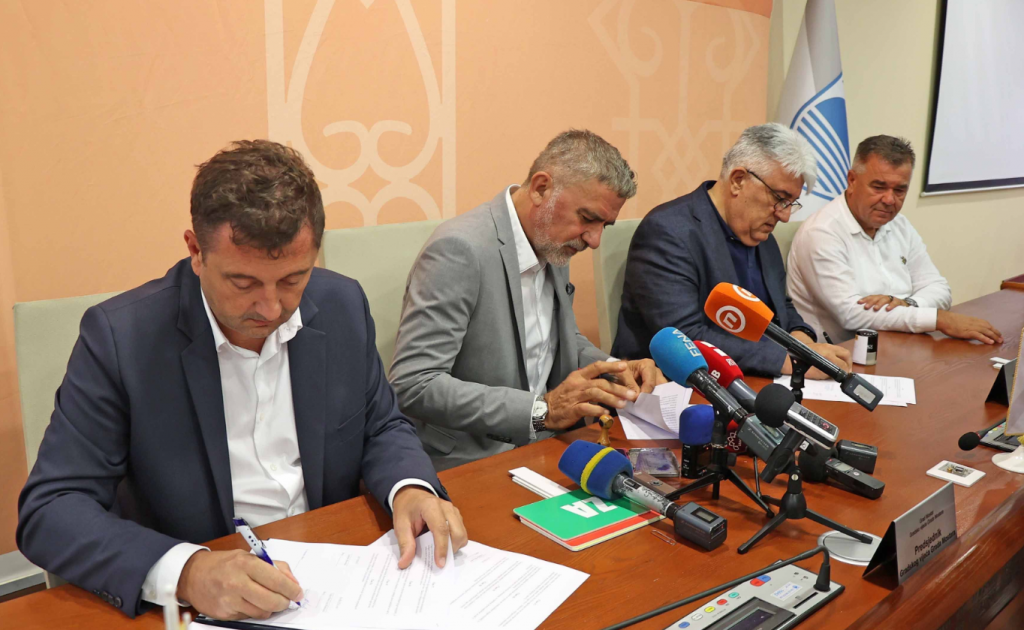 &lt;p&gt;Potpisivanje ugovora za izgradnju Olimpijskog bazena u Mostaru&lt;/p&gt;