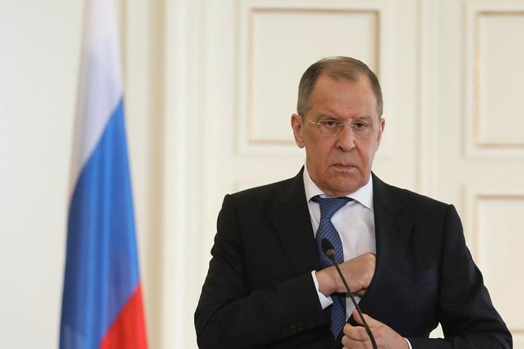 Lavrov: Amerika vodi rat protiv Rusije