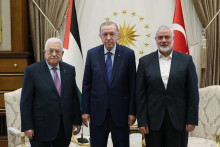 &lt;p&gt;Čelnik Fataha Mahmoud Abbas, predsjednik Turske Erdogan i čelnik Hamasa Ismail Haniyeh na sastanku iz srpnja ove godine&lt;/p&gt;