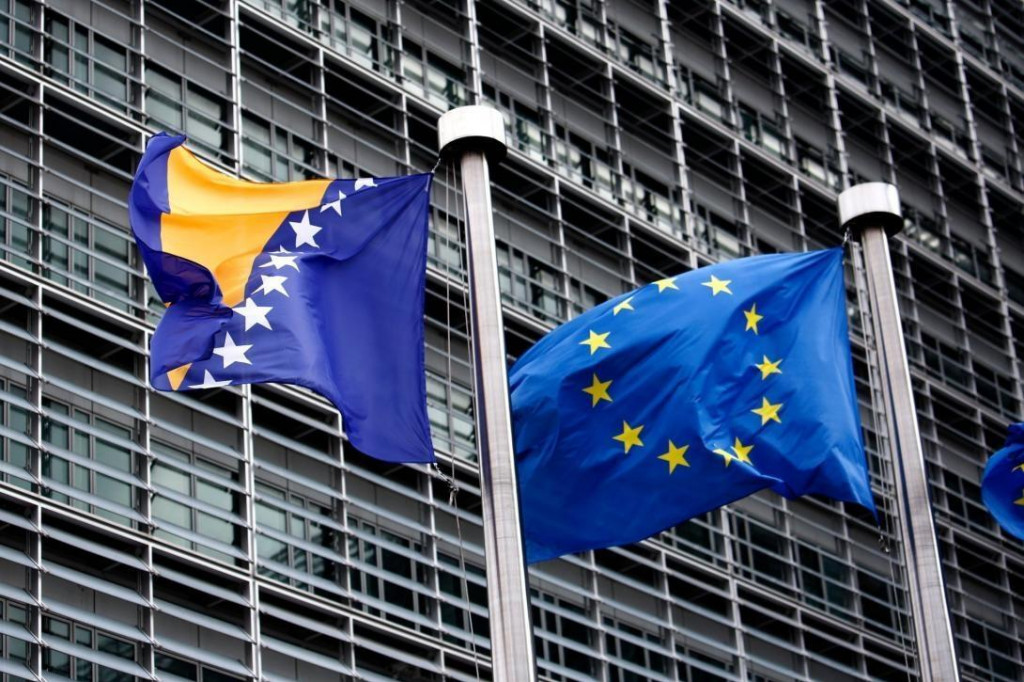 &lt;p&gt;Politico: Europska komisija podržat će otvaranje pregovora s BiH&lt;/p&gt;