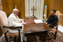 &lt;p&gt;Papa Franjo i Volodimir Zelenski&lt;/p&gt;