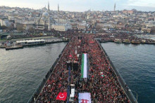 &lt;p&gt;Veliki skup u Istanbulu pod sloganom ”Milost našim mučenicima, podrška Palestini, kletva na Izrael”&lt;/p&gt;