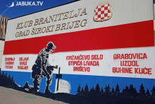&lt;p&gt;Veliki mural u Širokom posvećenim stratištima Hrvata u Domovinskom ratu&lt;/p&gt;