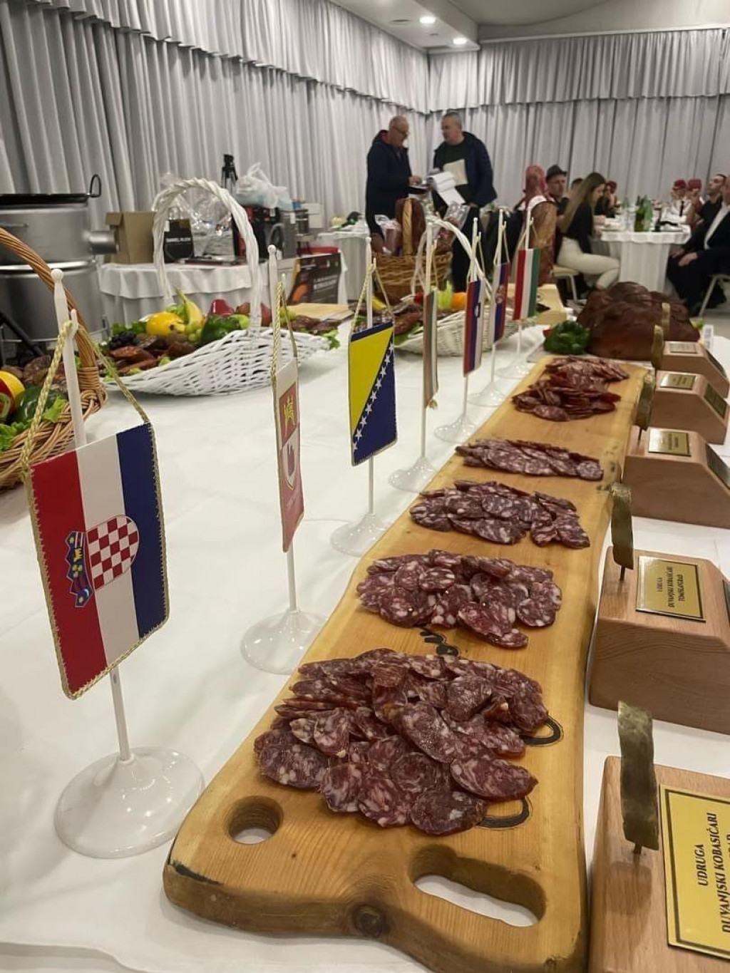 &lt;p&gt;Na međunarodnoj kobasijadi u Tomislavgradu izabrane najbolje salame i kobasice iz regije&lt;/p&gt;