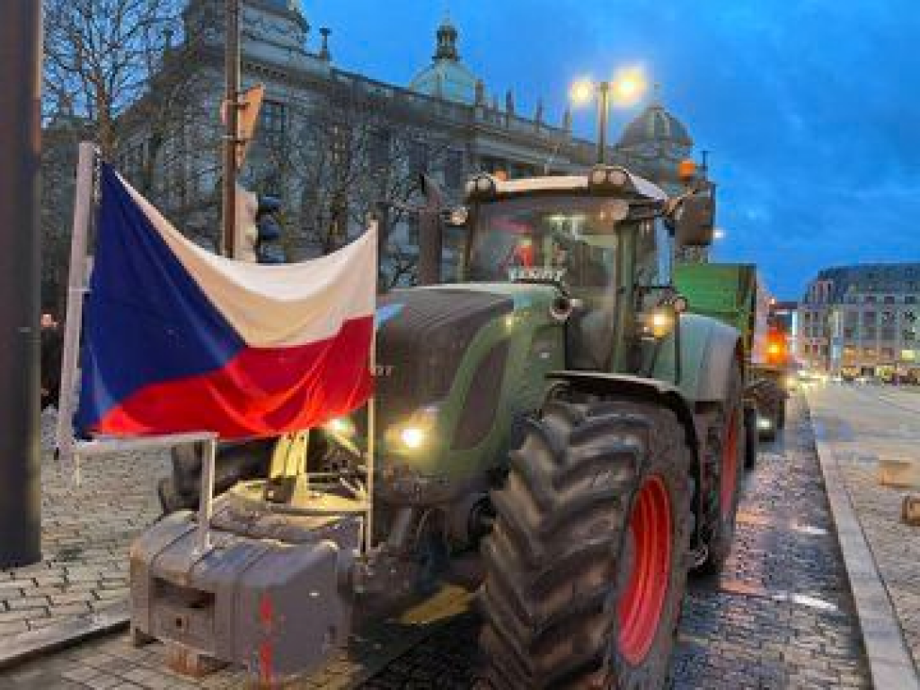 &lt;p&gt;Češki farmeri traktorima blokirali centar Praga&lt;/p&gt;