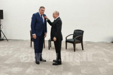 &lt;p&gt;Putin uručio Dodiku Orden Aleksandra Nevskog&lt;/p&gt;