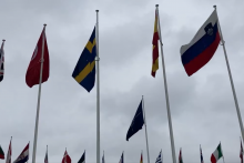 &lt;p&gt;Zastava Švedske podignuta u sjedištu NATO-a&lt;/p&gt;