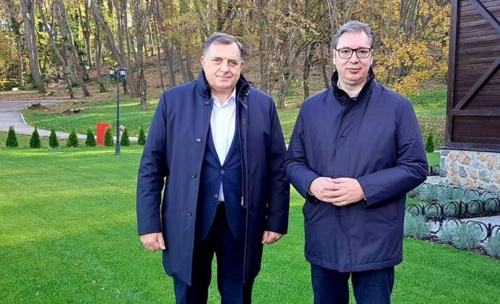 Vučić od pilota tražio jaknu za Dodika, on poručio: Kad pođem u Sarajevo da ponesem