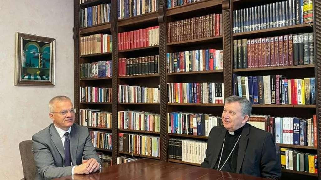 &lt;p&gt;Nadbiskup Vukšić sastao se s Milasom u Sarajevu&lt;/p&gt;