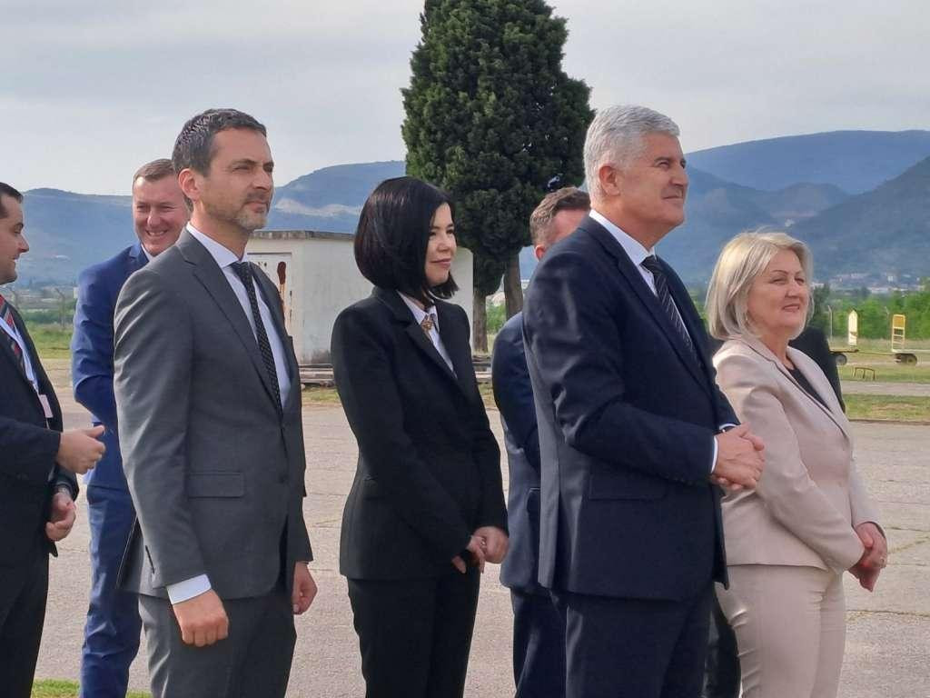 &lt;p&gt;Vučić sletio u Mostar. Doček u zračnoj luci&lt;/p&gt;