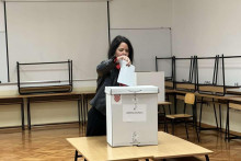 &lt;p&gt;Glasaovnje u Sarajevu za parlamentarne izbore u Hrvatskoj&lt;/p&gt;
