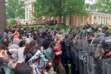 &lt;p&gt;Policija u SAD-u brutalno guši studentske prosvjede&lt;/p&gt;