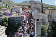 &lt;p&gt;Turisti u Mostaru&lt;/p&gt;