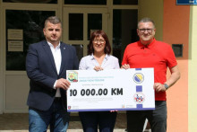 &lt;p&gt;Edukacijsko-rehabilitacijskom centru ”Duga” u Novom Travniku uručena donacija od 10 tisuća KM&lt;/p&gt;