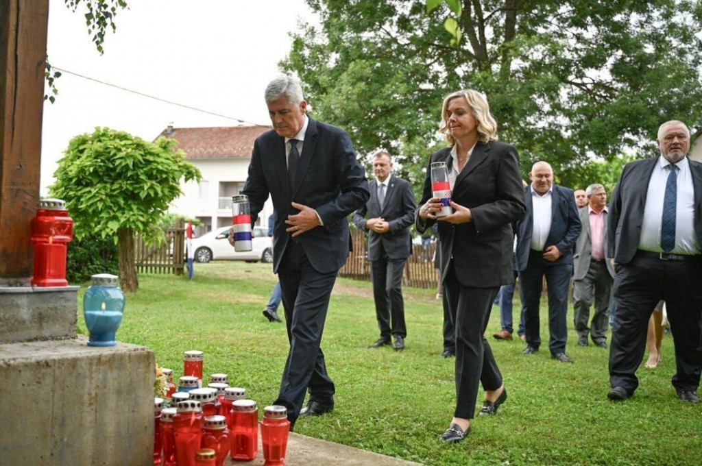 &lt;p&gt;Čović na komemoraciji u Garevcu&lt;/p&gt;