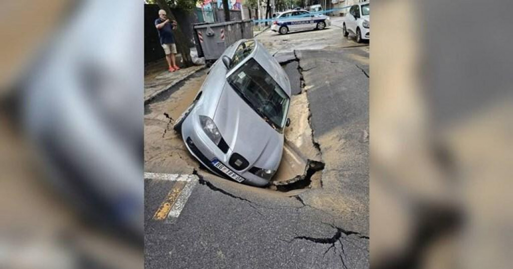 &lt;p&gt;Auto propao u asfalt u Beogradu&lt;/p&gt;