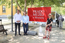&lt;p&gt;MOSTAR, 24. srpnja (FENA) - Na Španjolskom trgu u Mostaru u srijedu je otvorena izložba ‘‘Prado na ulicama‘‘ na kojoj je prikazano 30 remek-djela iz madridskog Prado muzeja.(Foto FENA/ES)&lt;/p&gt;