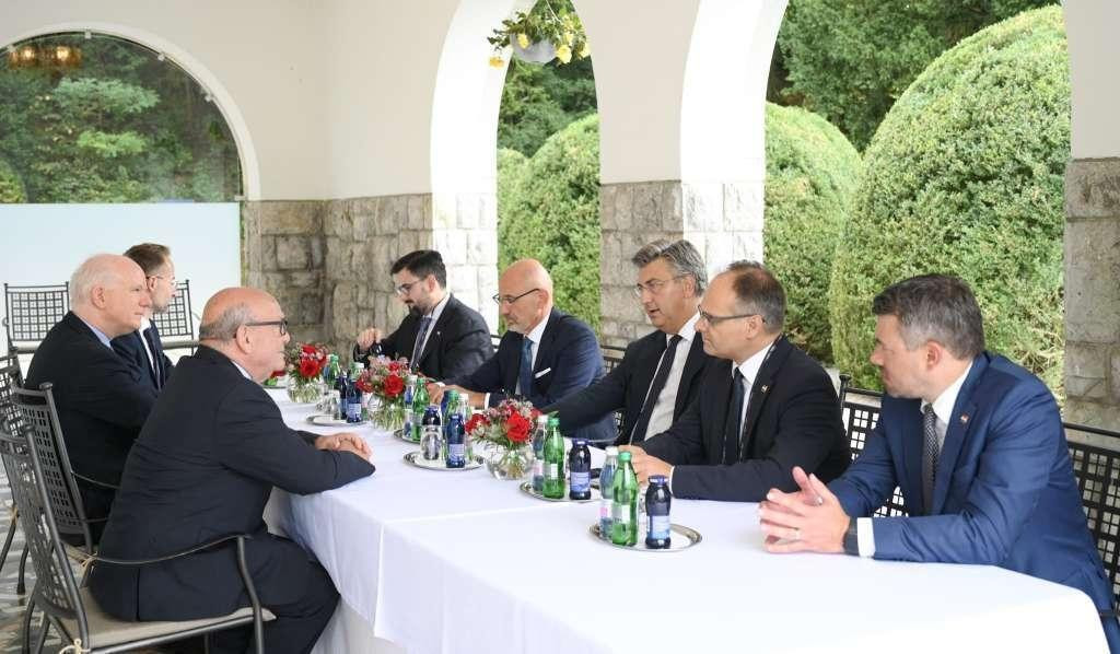 &lt;p&gt;Plenković, Schmidt i Peach razgovarali o podršci BiH na europskom putu&lt;/p&gt;