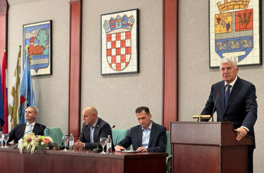 &lt;p&gt;Čović u Vinkovcima: Sve što radimo usmjereno je na euroatlantski put BiH&lt;/p&gt;