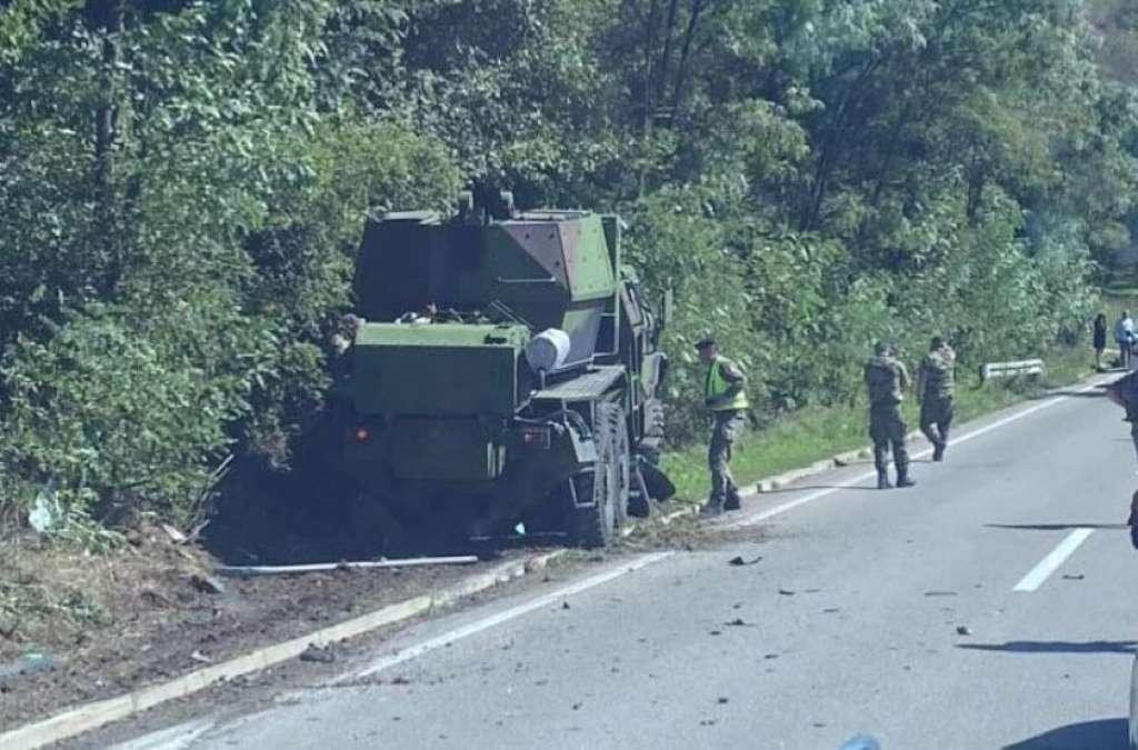 &lt;p&gt;U sudaru automobila i vojnog vozila u Srbiji dvoje poginulih&lt;/p&gt;