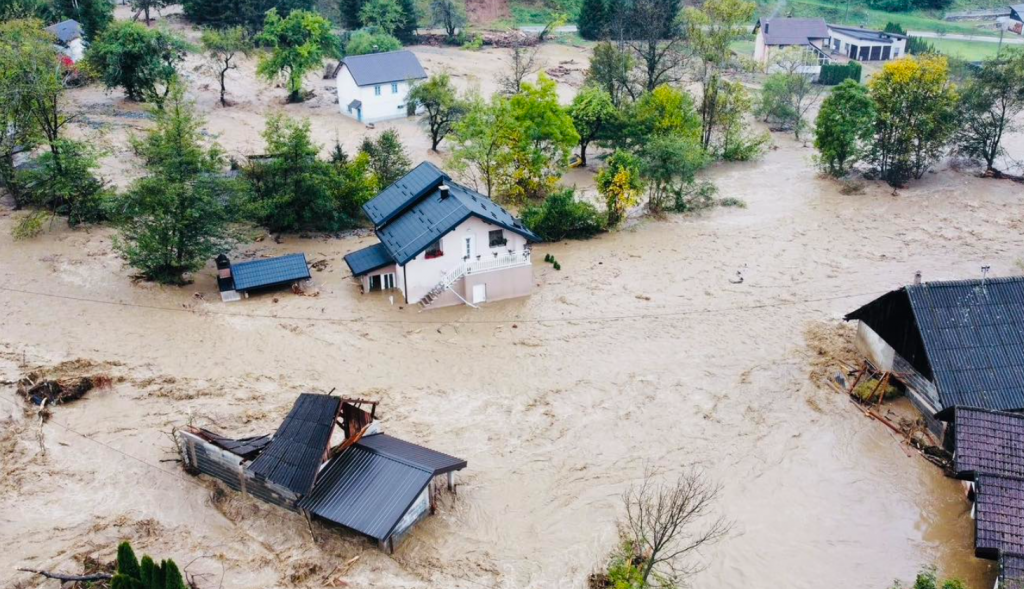 &lt;p&gt;Stravične poplave i odroni u BiH&lt;/p&gt;