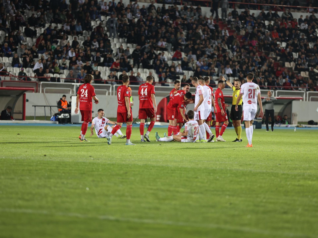 &lt;p&gt;MOSTAR, 21. listopada (FENA) - Uvjerljivom pobjedom 7:1 nad Igmanom Zrinjski je zaključio program 10. kola WWin lige BiH. (Foto FENA/ES)&lt;/p&gt;